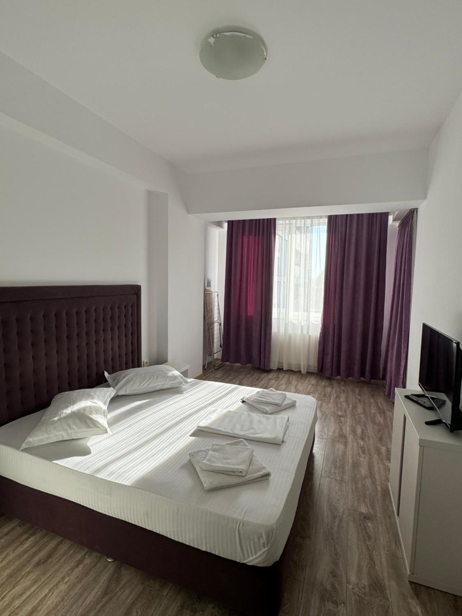 Tanya Apartments Summerland Mamaia Bagian luar foto